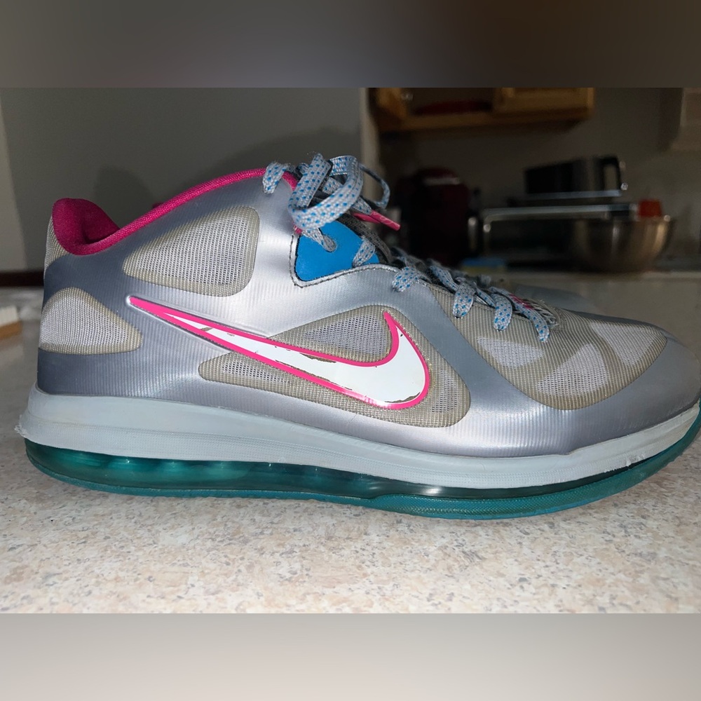 Nike Lebron 9 Low WBF London Fireberry size 11M